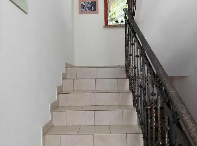 Center Blue Sky House Affittacamere *