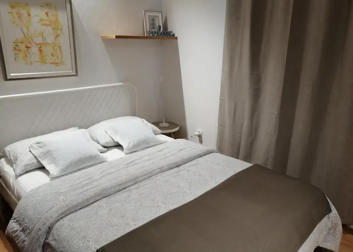 Center Blue Sky House Affittacamere *