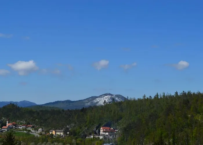 Center Blue Sky House * Postumia