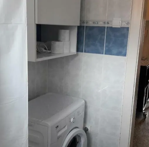 Center Blue Sky House Affittacamere *