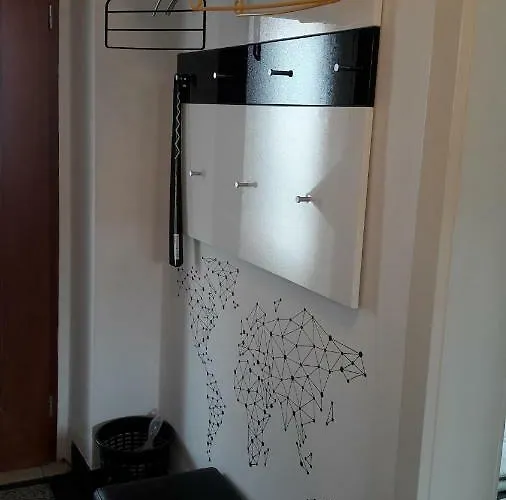 Center Blue Sky House * Postumia